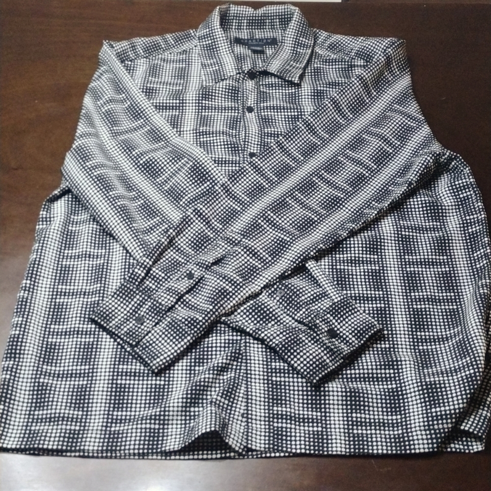 Kenneth Cole Reaction Black Polyester polkadot collared long sleeve shirt. L/XL